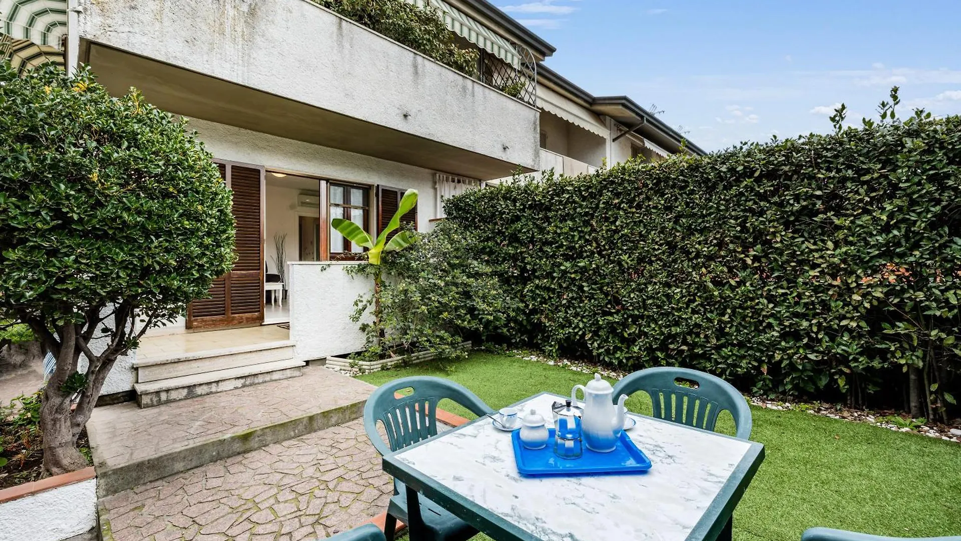 Casa Al Ponte Dei Marmi - Few Km To Sea - Happy Rentals contacts
